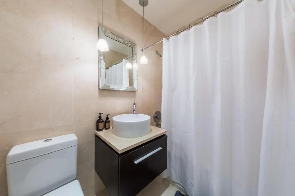 Luxury 5 Bedroom 2 Bath Apartment In Nyc! New York